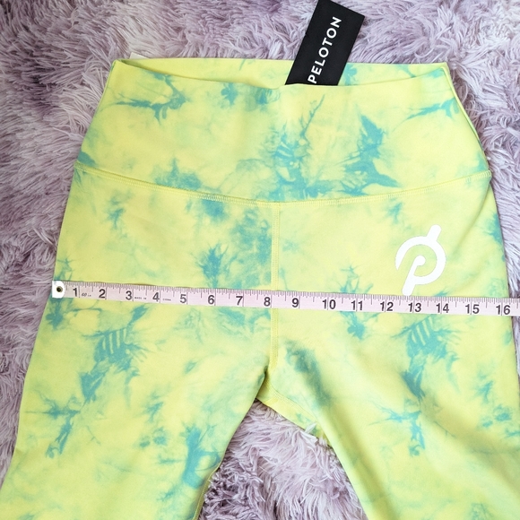 Peloton Cadent Women's Capri Leggings Tie Dye Yellow Green size Medium - Picture 9 of 12
